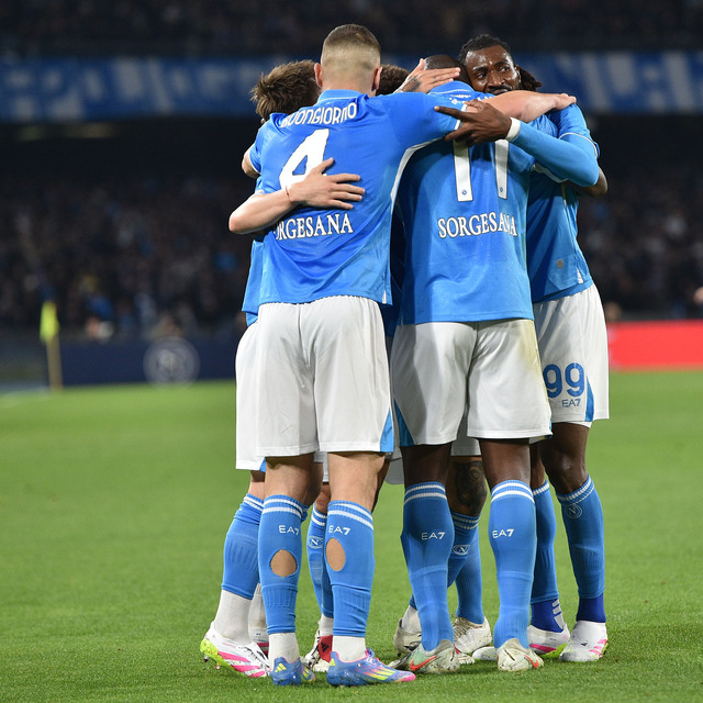 İtalya'nın yeni lideri Napoli!