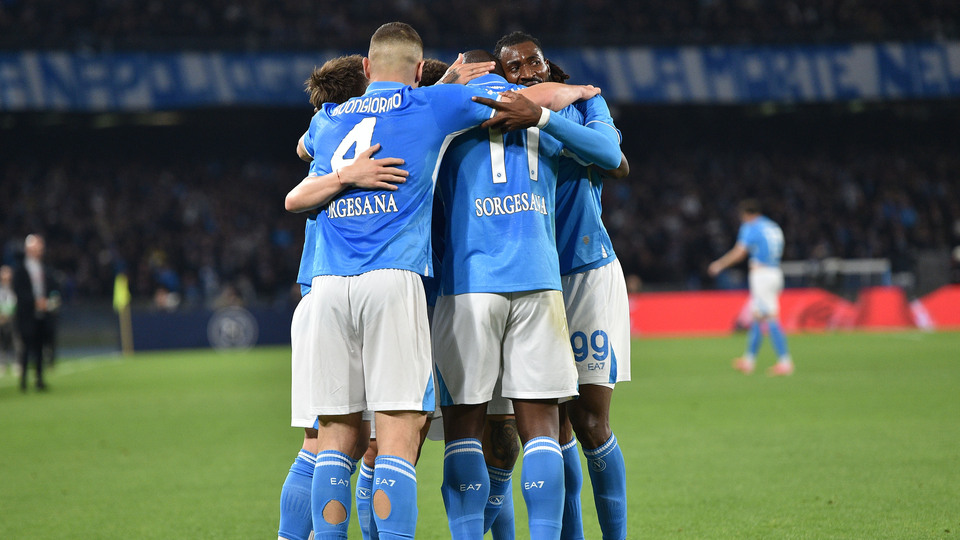 İtalya'nın yeni lideri Napoli!