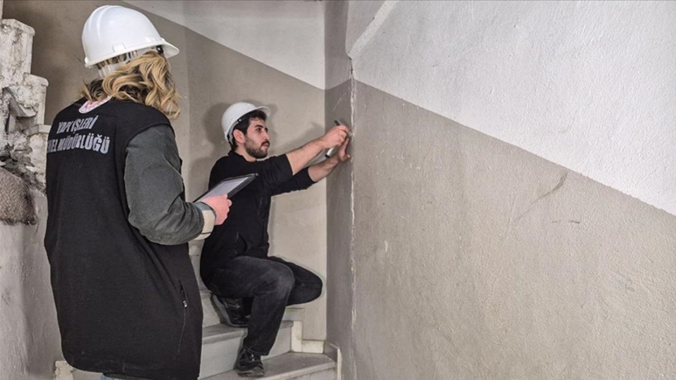 6.2 sonrası Bakırköy'de 124 ihbar 5 binaya tahliye