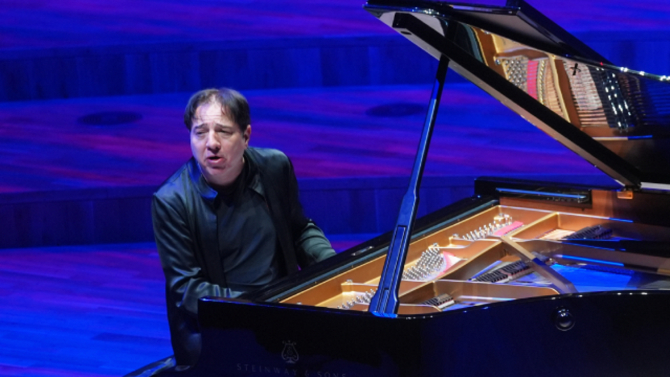 50'nci sanat yılını kutladı