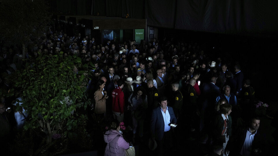 İspanya ve Portekiz'de elektrikler kesildi