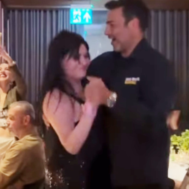 Yeni yaşını dansla kutladı