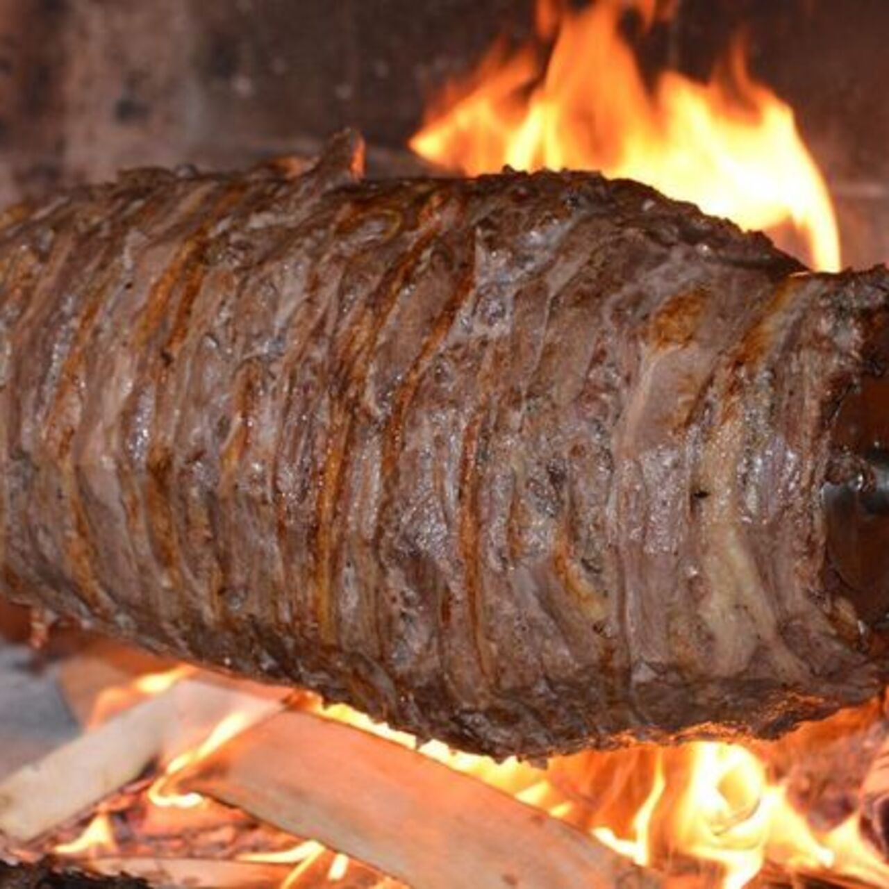 Cağ kebabı neyden yapılır?