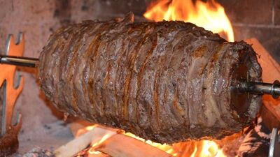 Cağ kebabı neyden yapılır?