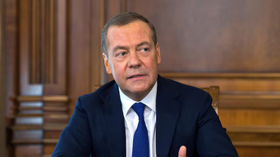 Medvedev, Finlandiya ve İsveç'i hedef aldı