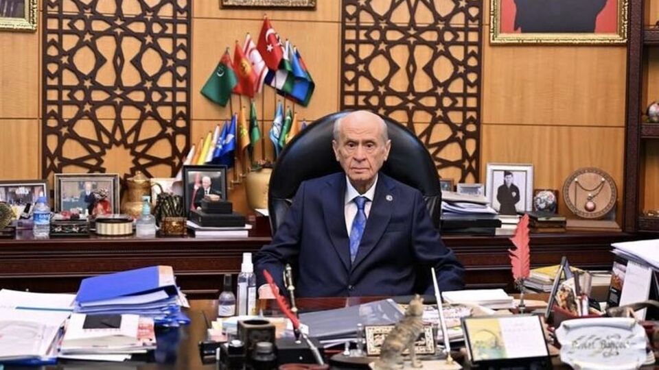 MHP lideri Bahçeli: Belediye yönetimi kokuşmuştur! Rüşvet ağı kurulmuştur!