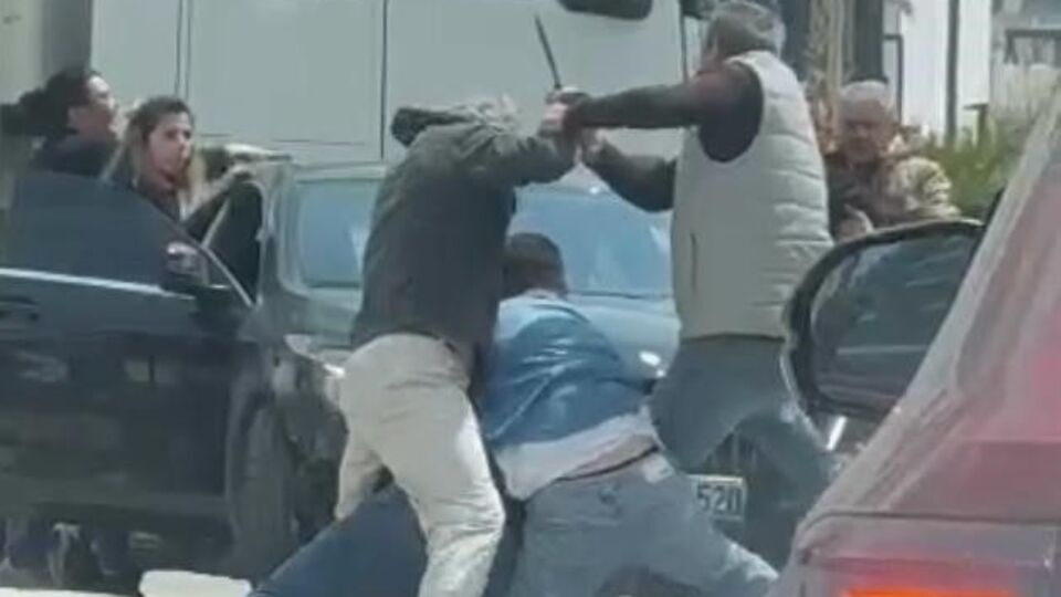 O anlar kamerada! Trafikte satırlı dehşet!