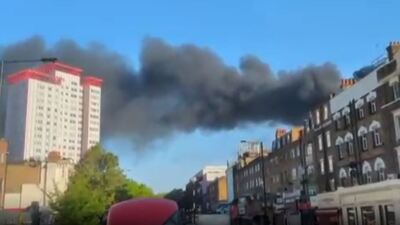 Londra'da yangın: Çok sayıda kişi tahliye edildi