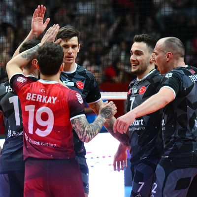 Efeler Ligi'nde şampiyon Ziraat Bankkart!