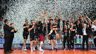 Şampiyon Ziraat Bankkart kupasını aldı!