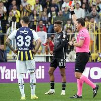 Beşiktaşlı futbolcular derbide kızarıyor! - HT Spor