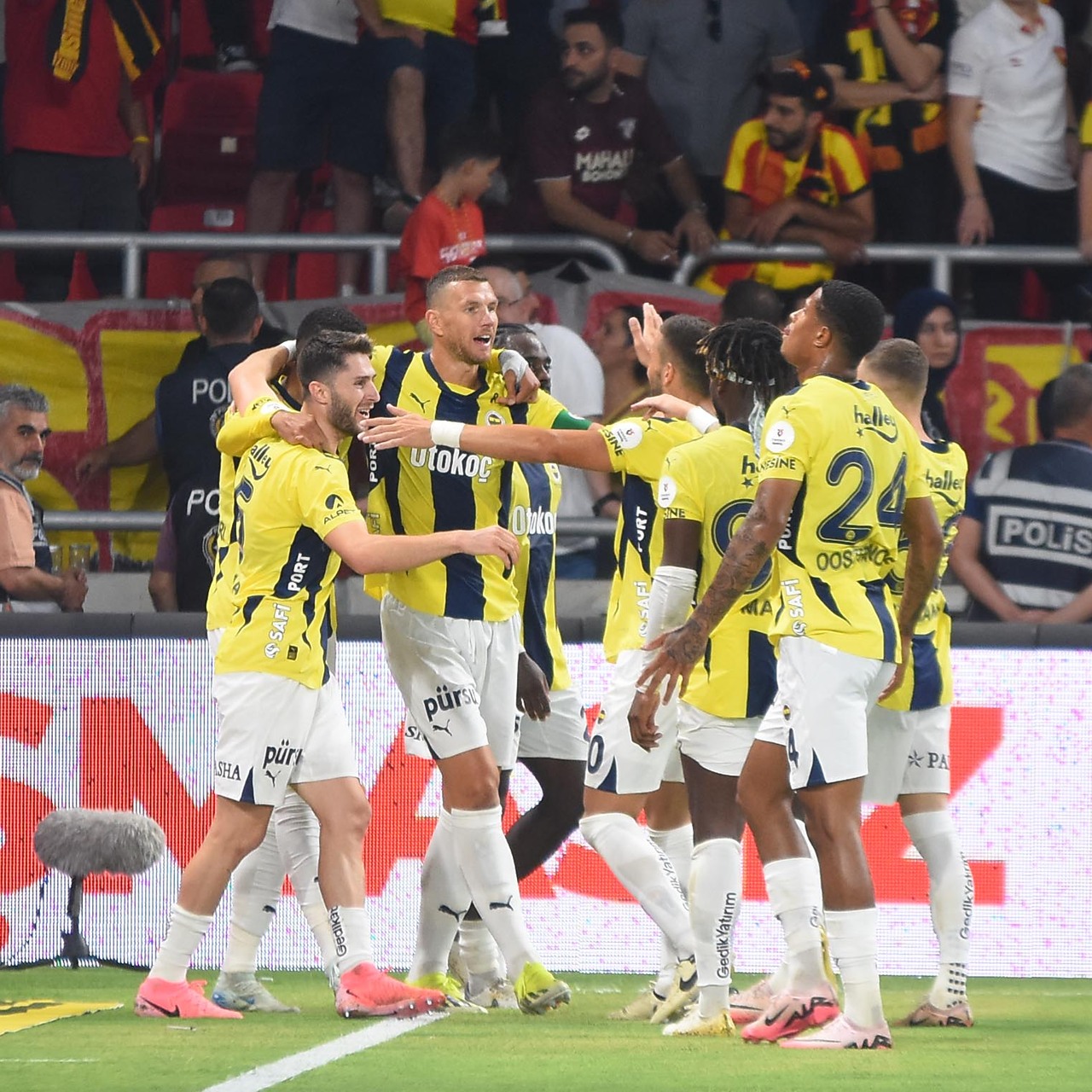 F.Bahçe'den derbi için prim kararı!