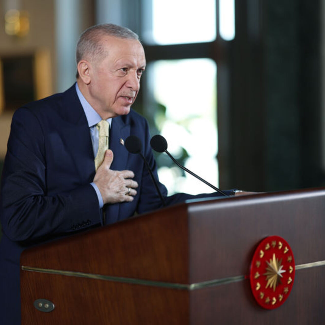 "Tarihin akışına yön vermek istiyorsak..."