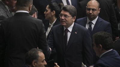 Adalet Bakanı: Biz burada top oynamıyoruz