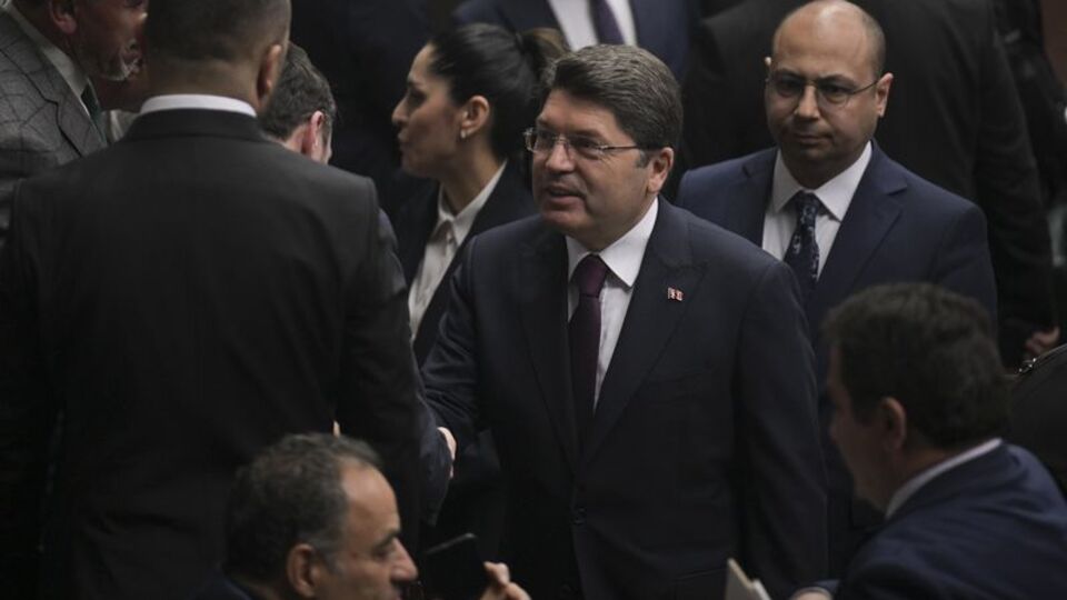 Adalet Bakanı: Biz burada top oynamıyoruz