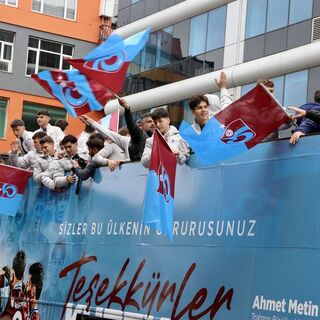 Trabzonspor U19 Takımı'na coşkulu karşılama! - HT Spor