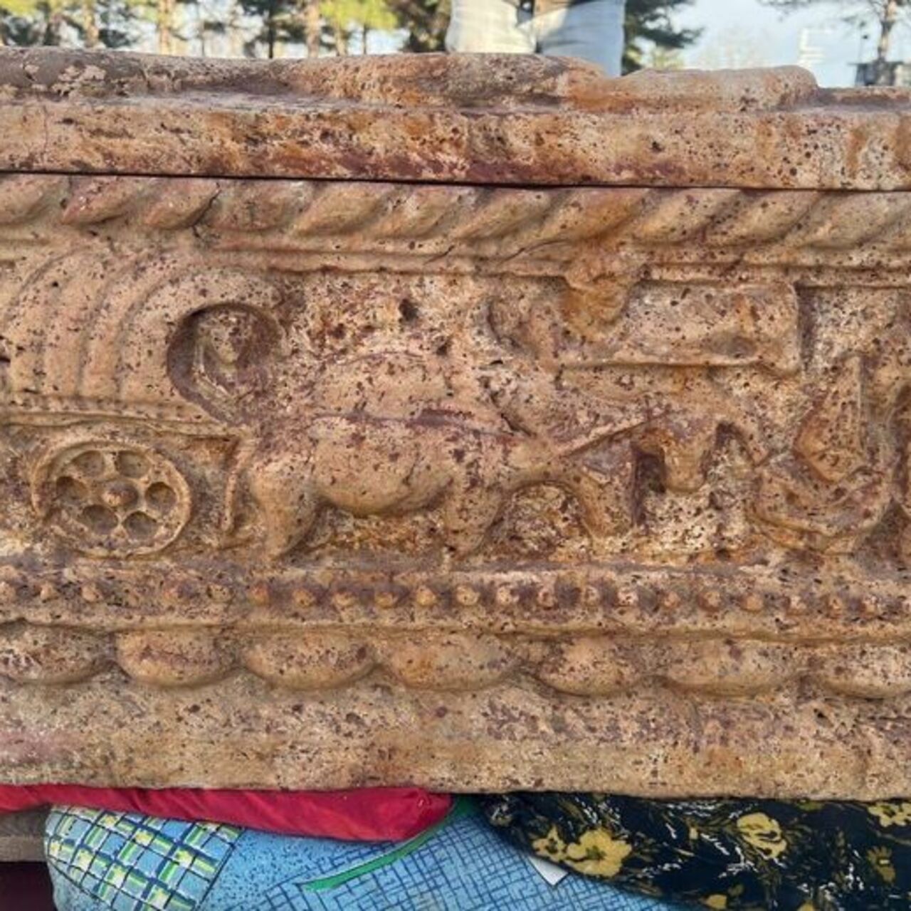 Roma dönemine ait mini lahit ele geçirildi