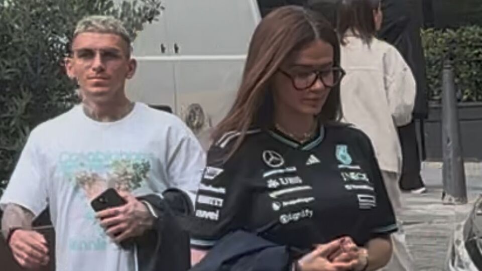 "Sevgiliniz mi?" sorusuna cevap vermedi