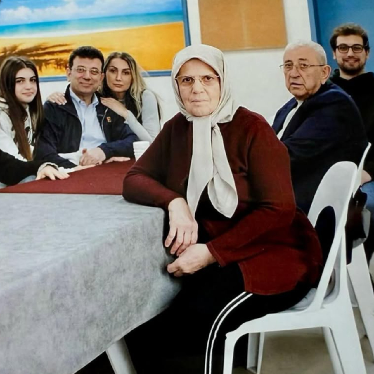İmamoğlu cezaevinden ilk kareyi paylaştı