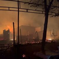 Şile'de yangın: 6 restoran küle döndü, 3 yaralı