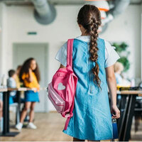 Kız öğrenciler öğretmenlerine anlattı... Okul kantininde taciz!
