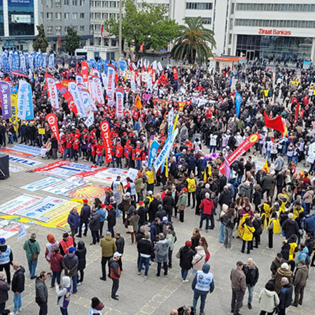 1 Mayıs Emek ve Dayanışma Günü Türkiye genelinde çeşitli etkinliklerle kutlandı