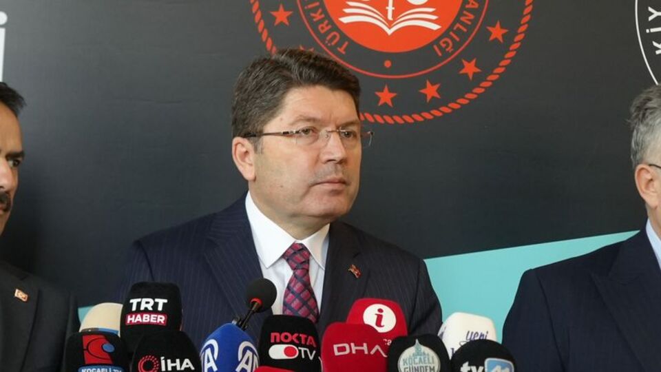 Bakan Tunç'tan CHP'nin otobüs şoförüyle ilgili iddialara yanıt