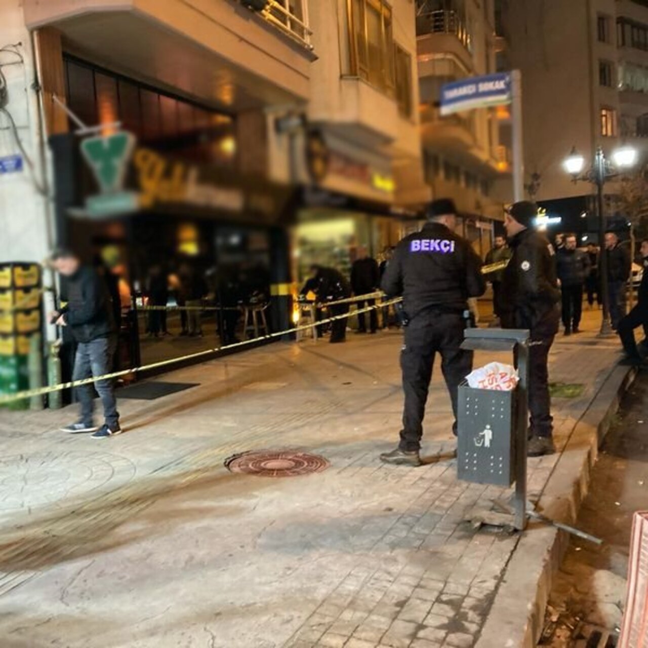 Kafede silahlı saldırıya uğradı