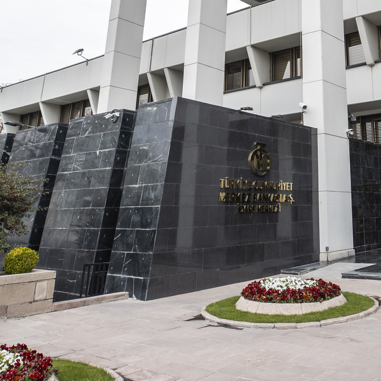 TCMB rezervlerinde düşüş sürüyor