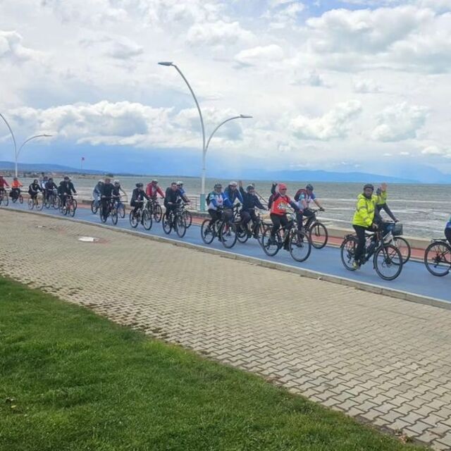 Beyşehir'deki kuraklığa pedalla dikkat çektiler