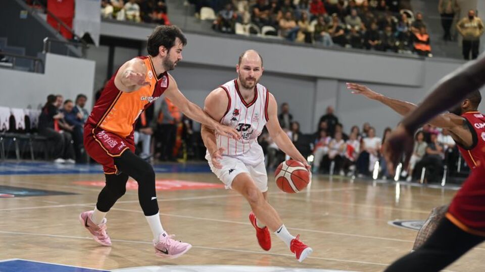 G.Saray, Manisa'da farklı mağlup!