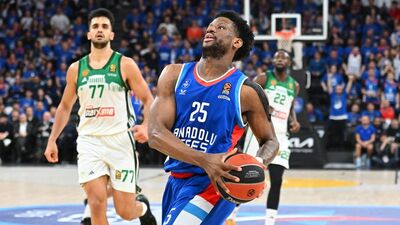 Efes, Pana'yı devirdi, seri Atina'ya taşındı!