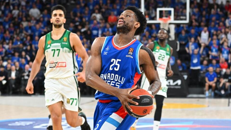 Efes, Pana'yı devirdi, seri Atina'ya taşındı!