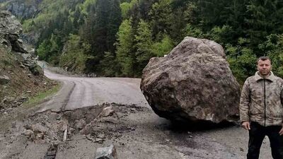 Dev kayadan son anda kurtuldular