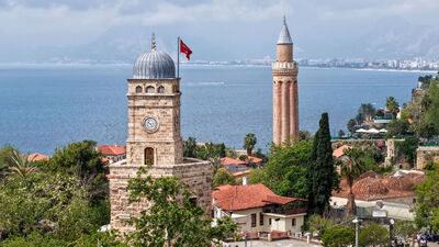 Antalya'nın tarihi saat kulesi durdu