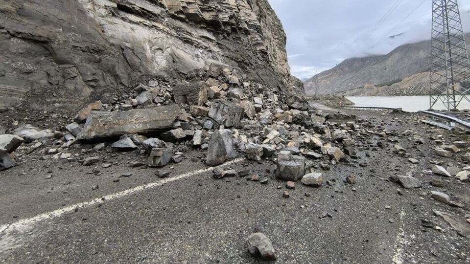 Erzurum-Artvin yolu ulaşıma kapandı