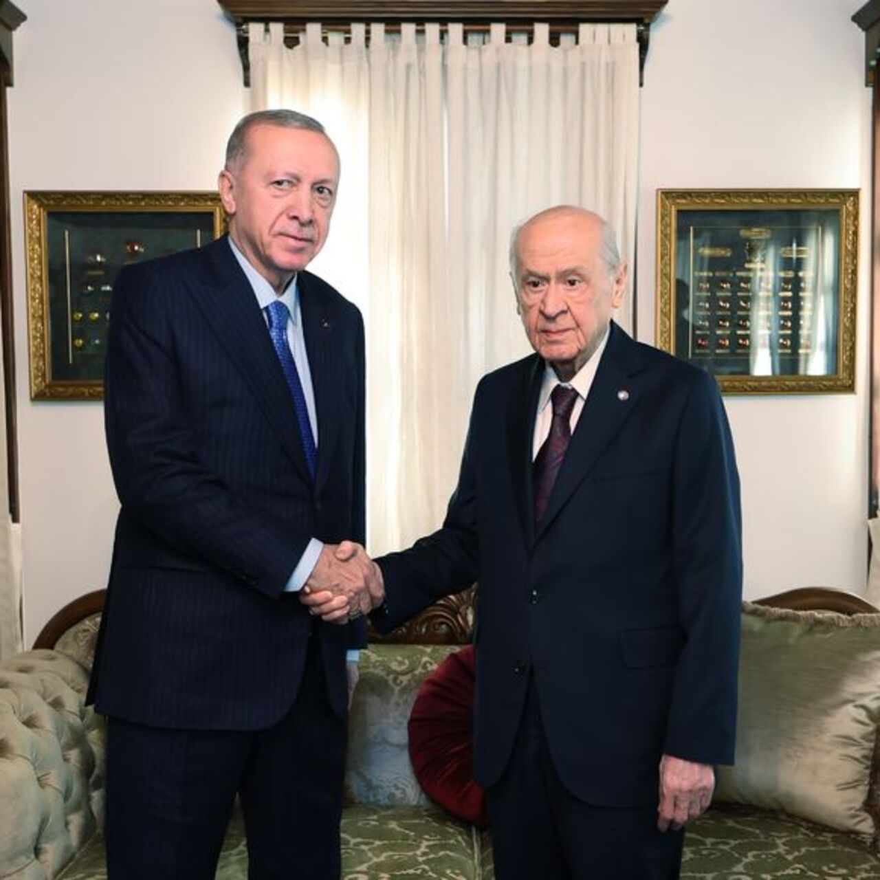 Bahçeli ile telefonda görüştü
