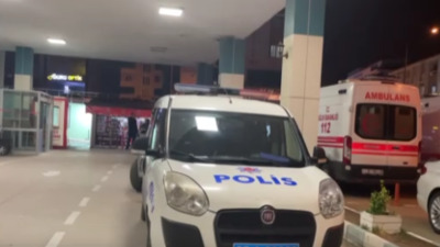 Annesini bıçaklayıp öldürdü