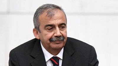 Ünlüler acıyı paylaştı