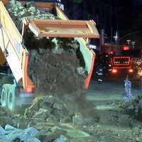 Sarıyer'de çöken yolun onarım çalışmaları gece boyunca sürdü | Son dakika haberleri thumbnail