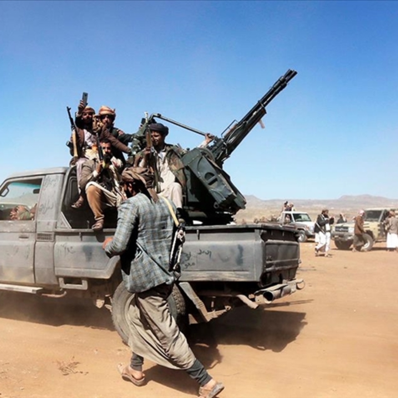 Yemen'deki Husiler İsrail'de havalimanını vurdu