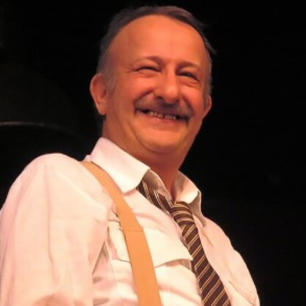 Necip Naşit Özcan kimdir?