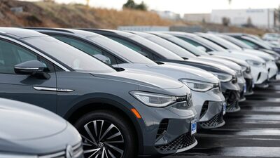 Otomobillerde 'zam' yarışı!