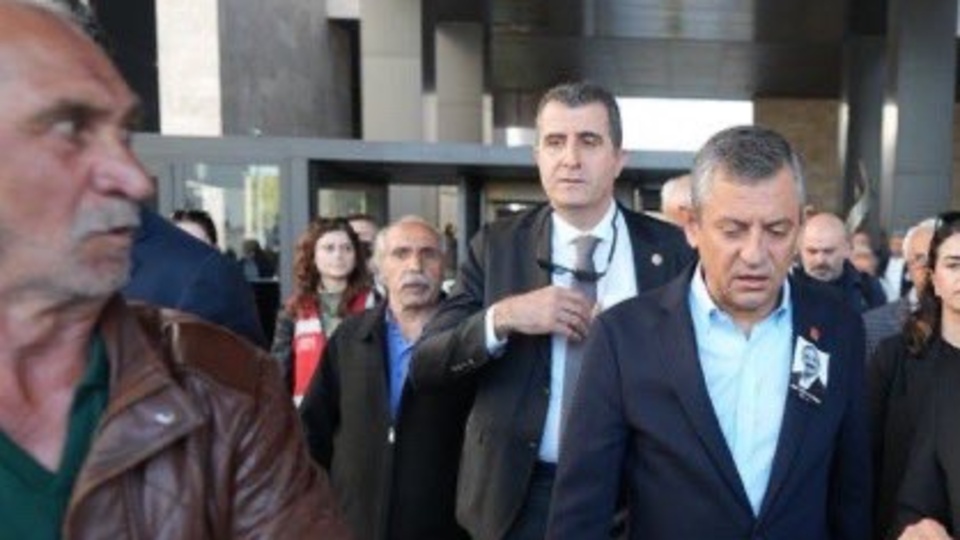 Mezar taşında yazanlar duygulandırdı