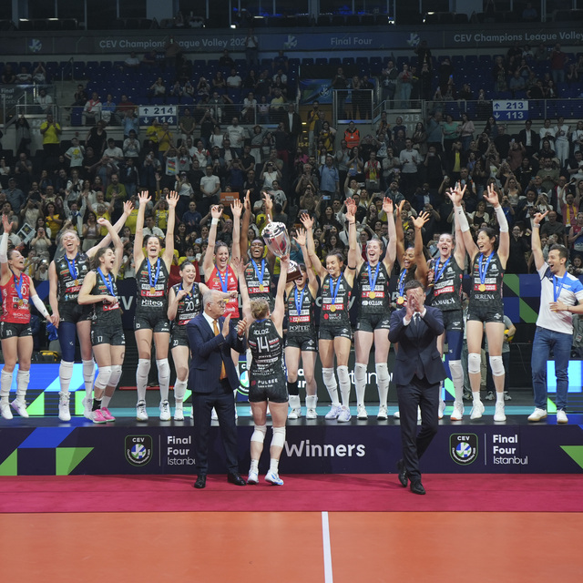Şampiyon Imoco Conegliano kupasını aldı!