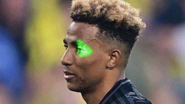 Lazer tutan taraftar gözaltında!