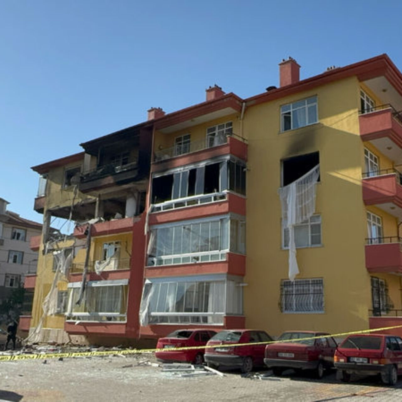 Konya'da binada doğalgaz patlaması: 12 yaralı