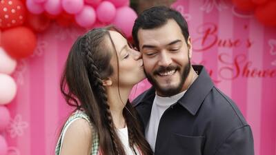 Ünlü çiftin bebeği dünyaya geldi