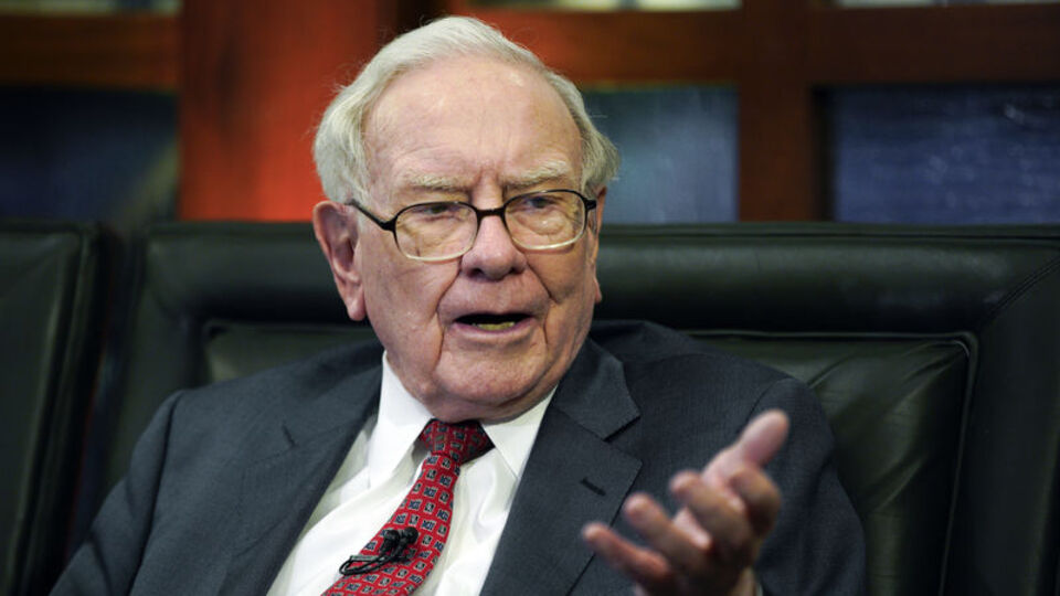 Buffett, Berkshire CEO'luğundan ayrılıyor