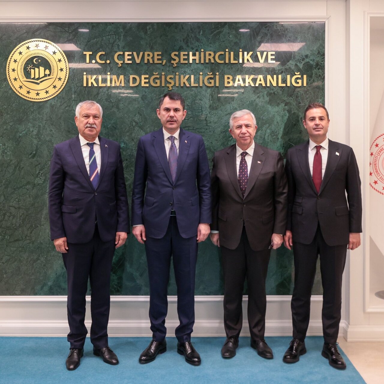 Bakan Kurum CHP'li başkanlarla görüştü